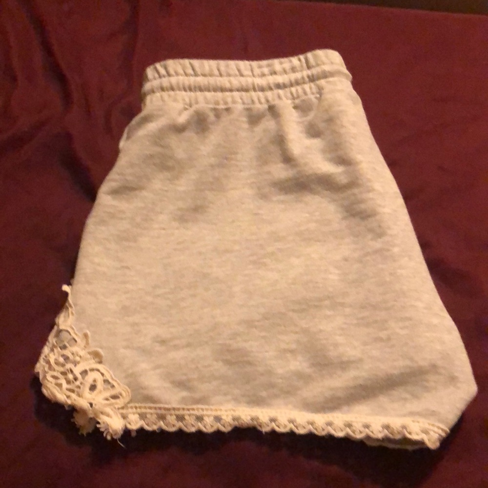 Shorts - Picture 2 of 4